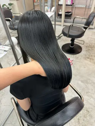 ミディアム カラー 末永 咲希のヘアスタイル