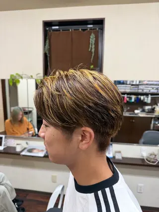 ショート カラー 【AMAN】鈴木 晴紀のヘアスタイル