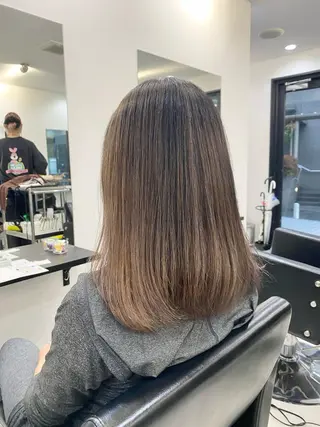 ミディアム カラー opus 店長大和 レイヤー/赤み消しのヘアスタイル