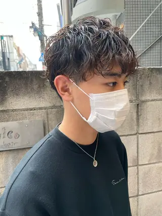 ショート パーマ メンズ 嶋佐 昌大 シマサマオのヘアスタイル