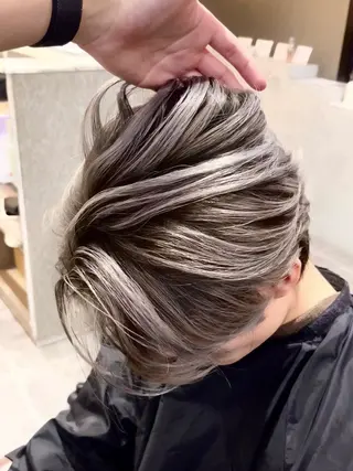 カラー メンズ バレイヤージュ 宮本宗嵩のヘアスタイル