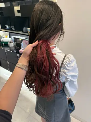ロング カラー カットパーマ3000 円/水曜日モデルのヘアスタイル