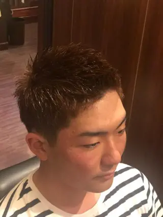 ショート カラー ヒロ銀座 上口雄大のヘアスタイル