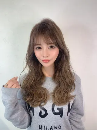 ロング ＿WHITE鳳店 アンダーバーホワイトのヘアスタイル