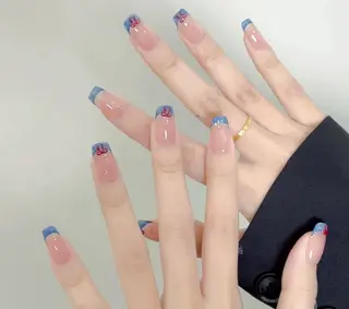 ネイル pink ladyサロン所属・べ にのネイルデザイン