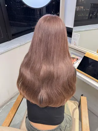 ロング カラー fuka/梅田/ ミルクティーベージュのヘアスタイル