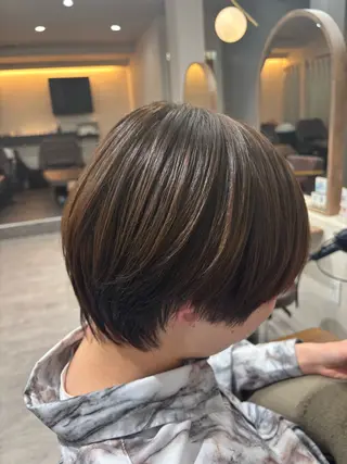 カラー 椎名 紗愛のヘアスタイル