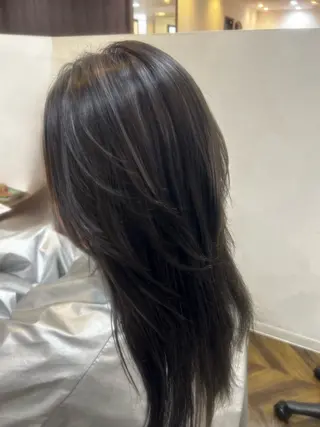 ロング カラー 上田 愛來のヘアスタイル