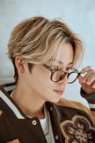 メンズ ハイトーンカラー特化 🥀KAITO🥀のヘアスタイル