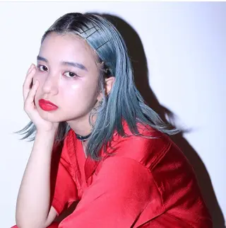 ミディアム カラー 松田 百花のヘアスタイル