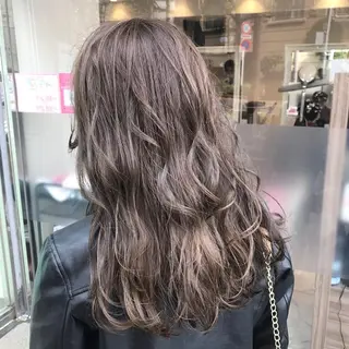 ロング カラー ヘアアレンジ 白髪ぼかしハイライト 茗荷谷駅徒歩2分のヘアスタイル