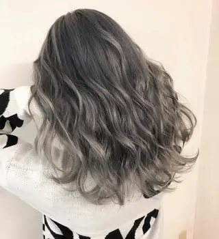 セミロング 美髪矯正・レイヤー 倉友哉のヘアスタイル