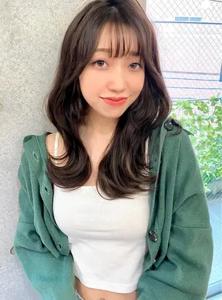 セミロング 大人可愛いレイヤー 大田のヘアスタイル
