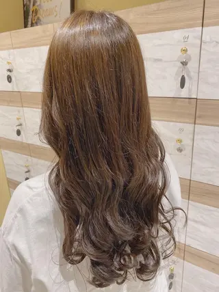 ロング カラー 床櫻 唯のヘアスタイル