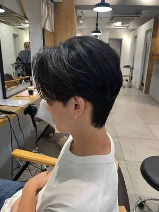 メンズ ミルクティー× グレージュMOMOのヘアスタイル