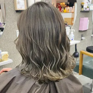 ミディアム カラー Lull1人美容室 バレイヤージュのヘアスタイル