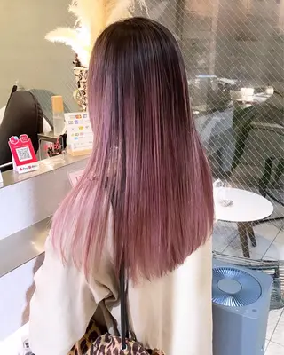 ロング 白髪ぼかし×デザイン 🕊️🫧ホウジョウのヘアスタイル