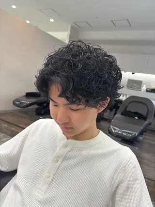 パーマ メンズ メンズスタイリスト✨ 助川龍哉のヘアスタイル