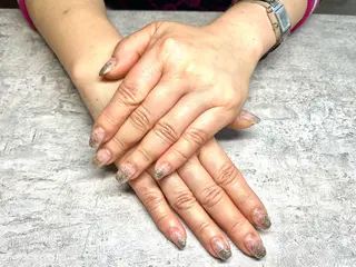 ネイル 岸本 郁美のネイルデザイン