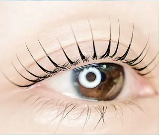 マツエク・マツパ 美容室BOY所属・Oshima Shizukaの眉毛・アイブロウイメージ