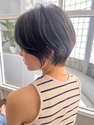 ショート カラー MILIA 古石　和奈のヘアスタイル