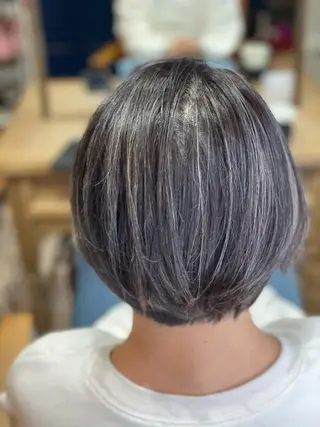 ショート カラー 平田 怜のヘアスタイル