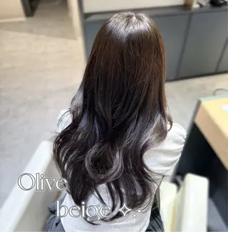 ロング 谷 亜澄のヘアスタイル