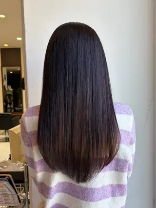 ロング Aphrodite 横手 亜紀のヘアスタイル