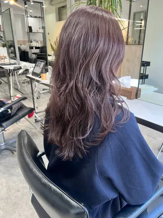 ロング カラー Aika LA.MIUのヘアスタイル