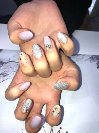 ネイル ガレンドウ 白澤 愛子のネイルデザイン