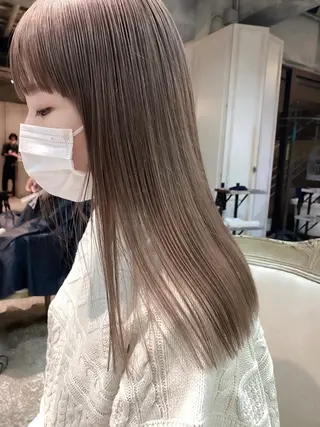 ロング 柔らかベージュ 🤎YUKAのヘアスタイル