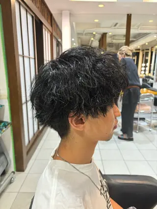 パーマ メンズ 塩崎 絢世のヘアスタイル