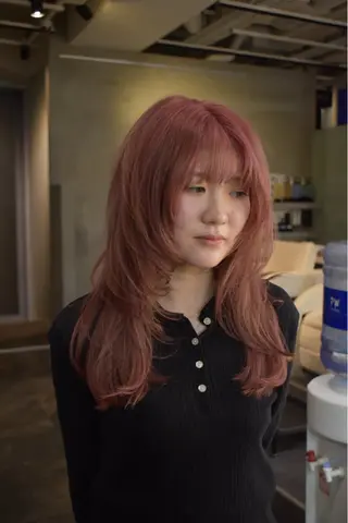 セミロング ANTI/ ISSEIのヘアスタイル