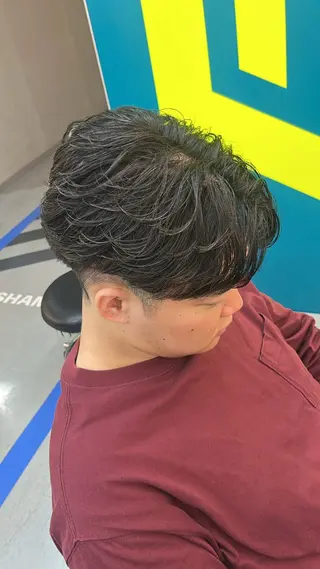 パーマ メンズ DAZZLE hair RUSH所属・波巻き得意 メンズ美容師/松井陸のヘアスタイル