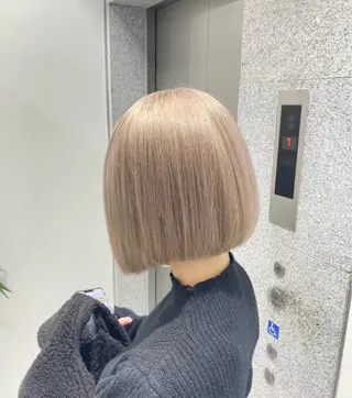 セミロング カラー ヘアアレンジ 🫧モテる💗ダメー ジレスハイトーン🫧のヘアスタイル