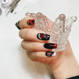 ネイル 🦋 Queenieのネイルデザイン