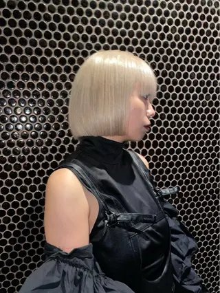 ショート カラー Akari暖色カラー /レイヤーカットのヘアスタイル