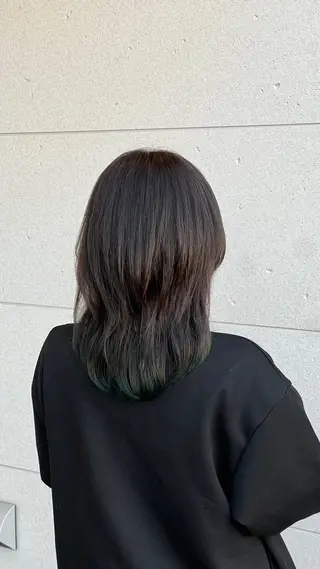 セミロング カラー 山口 玖瑠美のヘアスタイル
