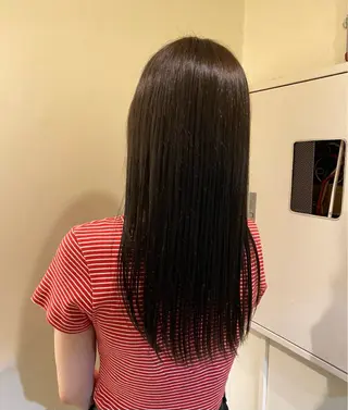 ロング カラー 白崎 珠莉のヘアスタイル