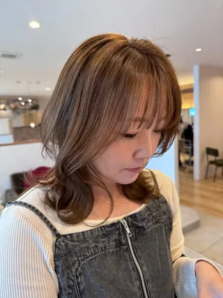ミディアム 福井 珠乃のヘアスタイル