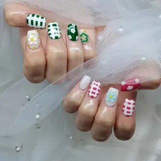 ネイル 金井 奈々のネイルデザイン