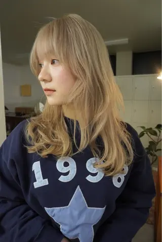 セミロング カラー 小林 美咲のヘアスタイル