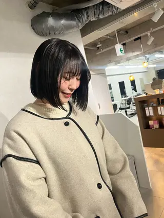 ミディアム anon Loemのヘアスタイル