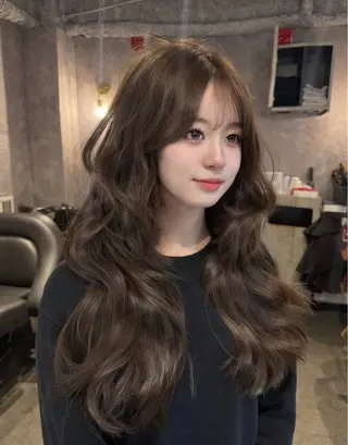 ロング カラー ヘアアレンジ 🌱巴結生🌿大宮 ☁️ミルクティーのヘアスタイル