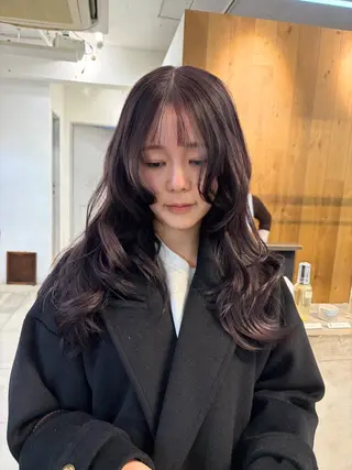 セミロング カラー ミルクティー× グレージュMOMOのヘアスタイル
