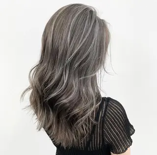 ロング カラー ケアブリーチ 黒瀬有汰のヘアスタイル