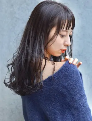 セミロング カラー Lino by hoNuaのヘアスタイル