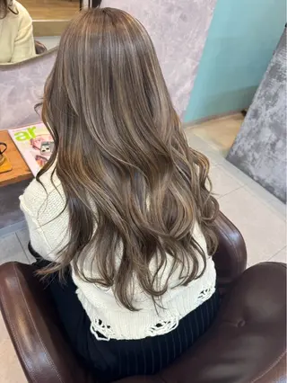 ロング ブリーチカラー🦁 由見幸輝のヘアスタイル