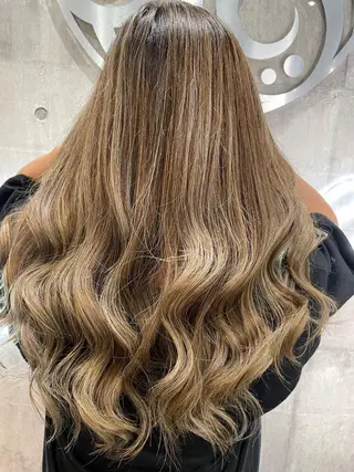 ロング カラー パーマ ヘアアレンジ メンズ キッズ ネイル マツエク・マツパ アイブロウ 韓国/顔周り/透明感 /レイヤー/ひなたのヘアスタイル