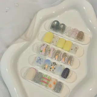 ミディアム Aki ୨୧のネイルデザイン